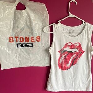 🎸RollingStonesTee (includes original ‘No Fliter’ bag from concert purchase) 👅